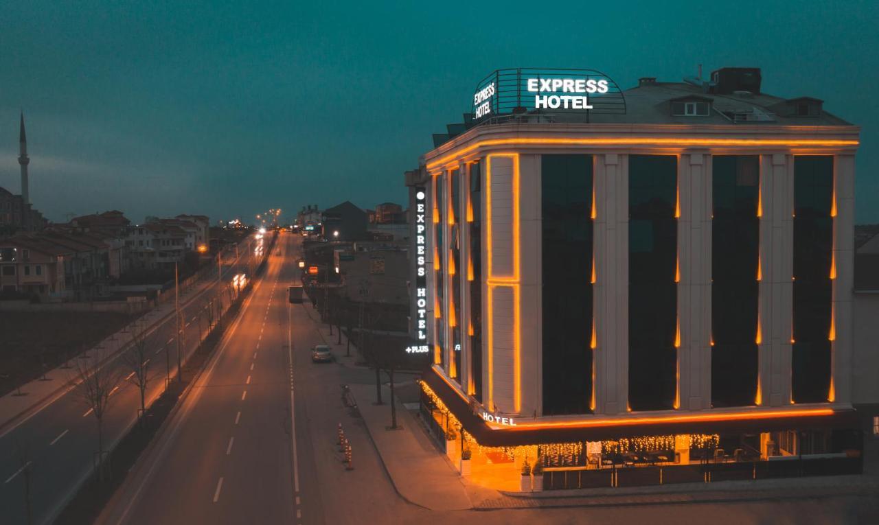 Plus Hotel Express Istanbul Exterior photo